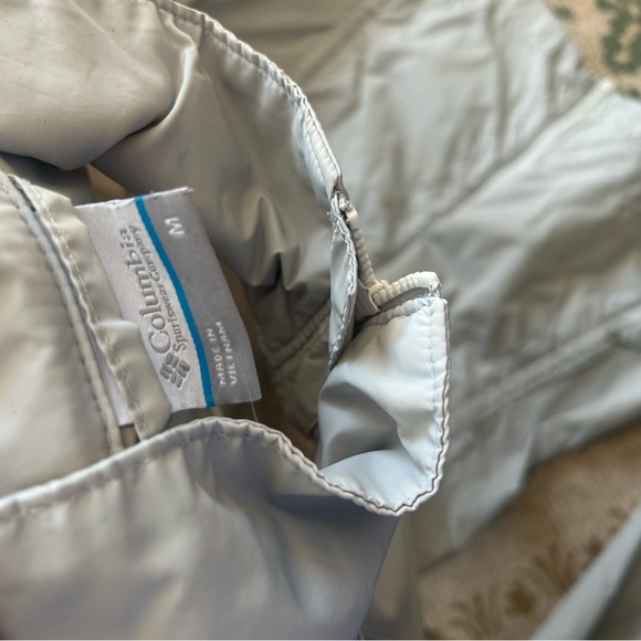 Columbia Silver Hooded Jacket - Picture 3 of 3